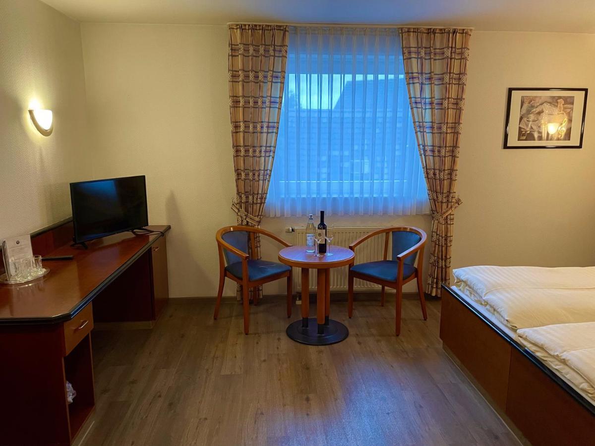 Hotel Haus Hubertus Elsdorf Extérieur photo