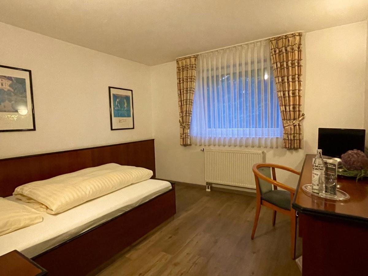 Hotel Haus Hubertus Elsdorf Extérieur photo